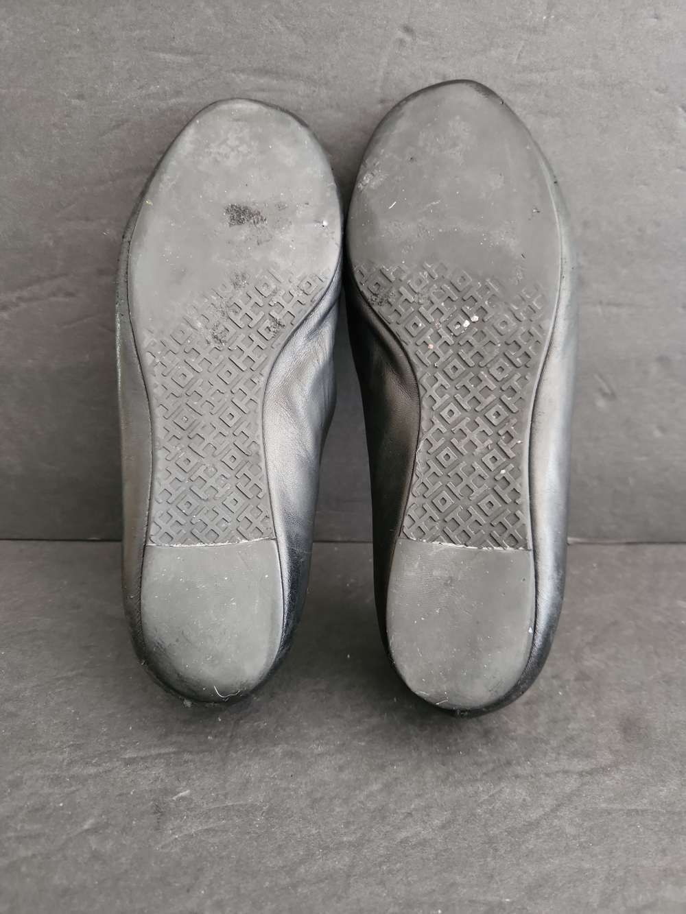Tory Burch Black Leather Round Toe Comfort Slip-On Ballet Womens Flats Size 7.5 - Picture 5 of 6